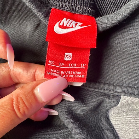 Nike Sportswear athletic pants - Picture 5 of 9